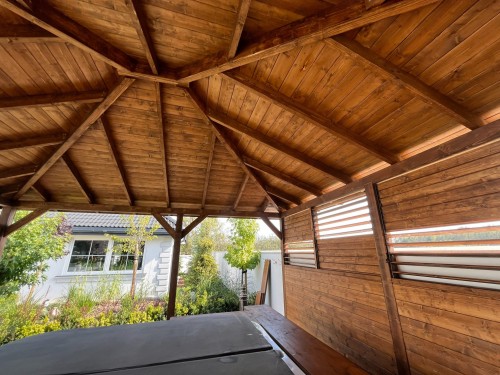 Altana wolnostojąca Zwierki 2.jpg